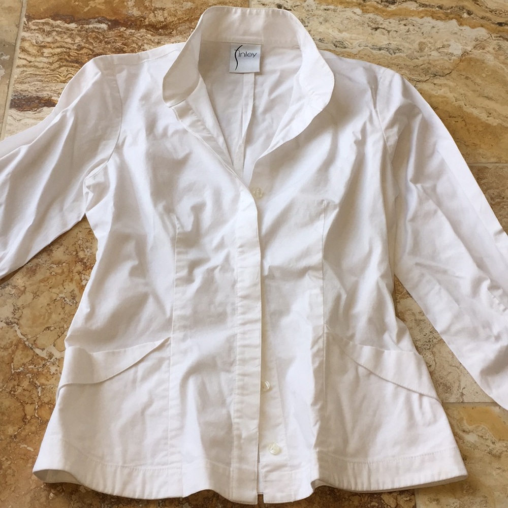 Finley STRETCH V-necked button down/tailored look!